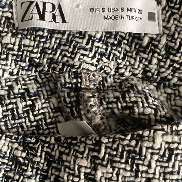 Zara Half Denim Skirt. Cute, flattering, and perfect for any occasion. - Picture 5 of 6